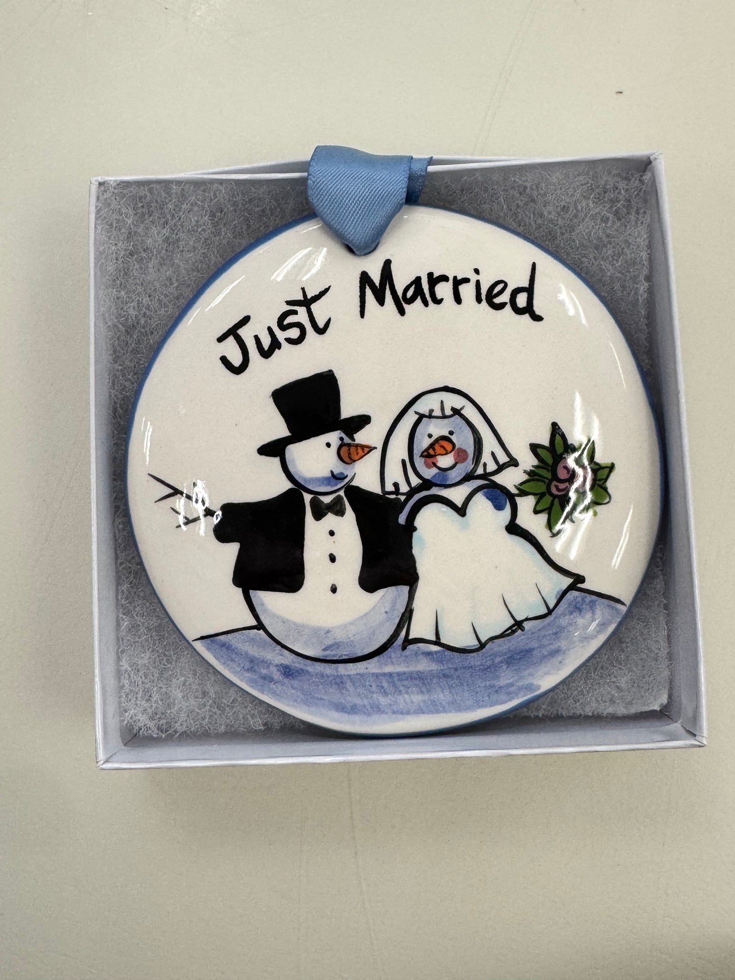 Just Married Snowpeople