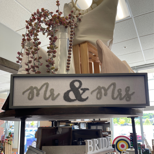 Mr & Mrs - Knit Sign