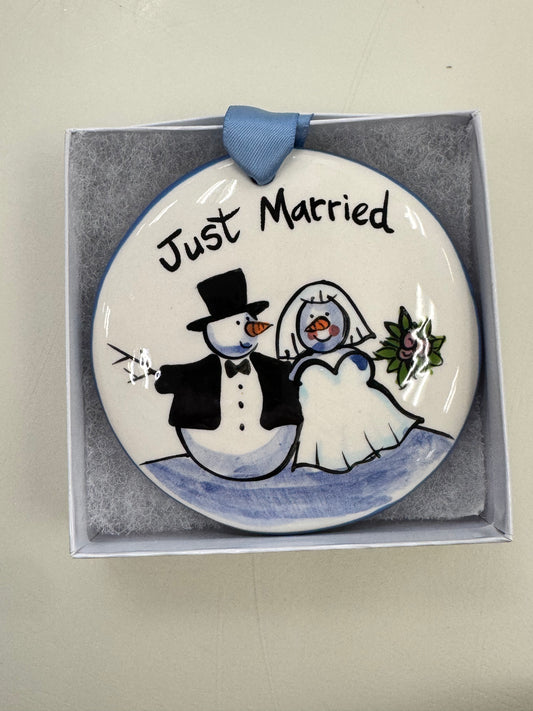 Just Married Snowpeople
